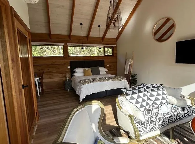 Rainy Hill Retreat - The Loft