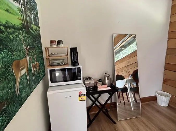 Rainy Hill Retreat - The Loft